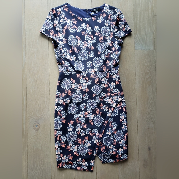 Floral dress - Picture 2 of 6